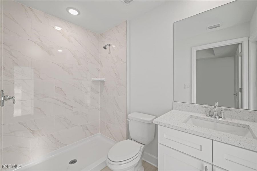 Furnished interior view inside a new home in Cape Coral, Cape Coral (Image 13).