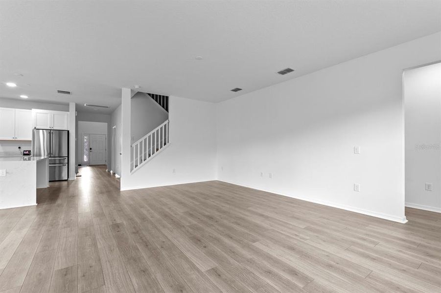 Spacious, unfurnished interior of a new home in , Tampa (Image 25).