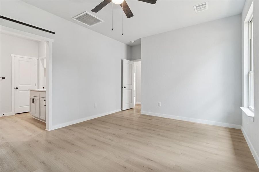 Spacious, unfurnished interior of a new home in , Mabank (Image 17). Spacious, unfurnished interior of a new home in , Mabank (Image 17).