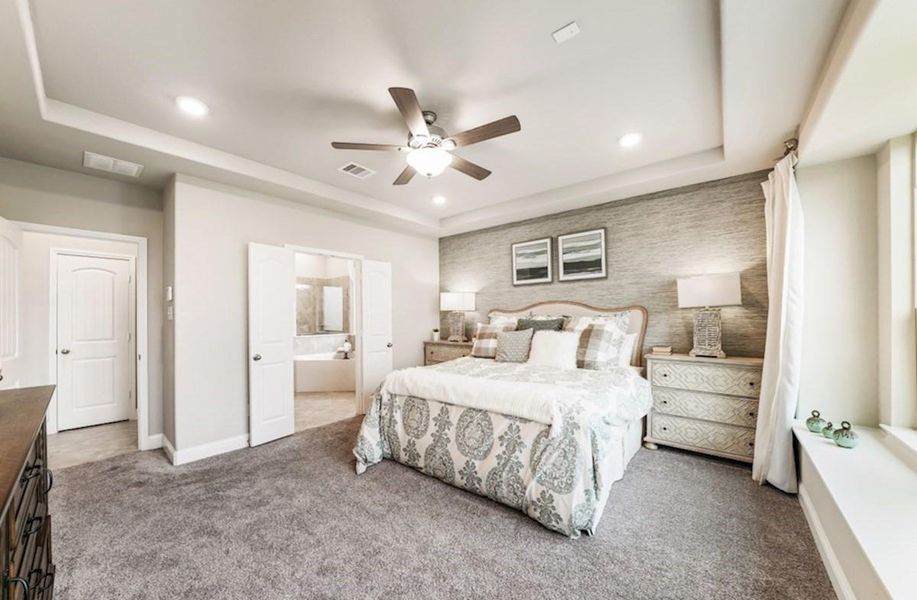 Furnished interior view inside a new home in Ellwood: Heritage Collection, Iowa Colony (Image 5).