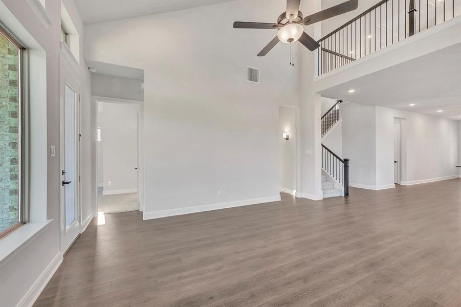 Spacious, unfurnished interior of a new home in Treeline, Justin (Image 19).