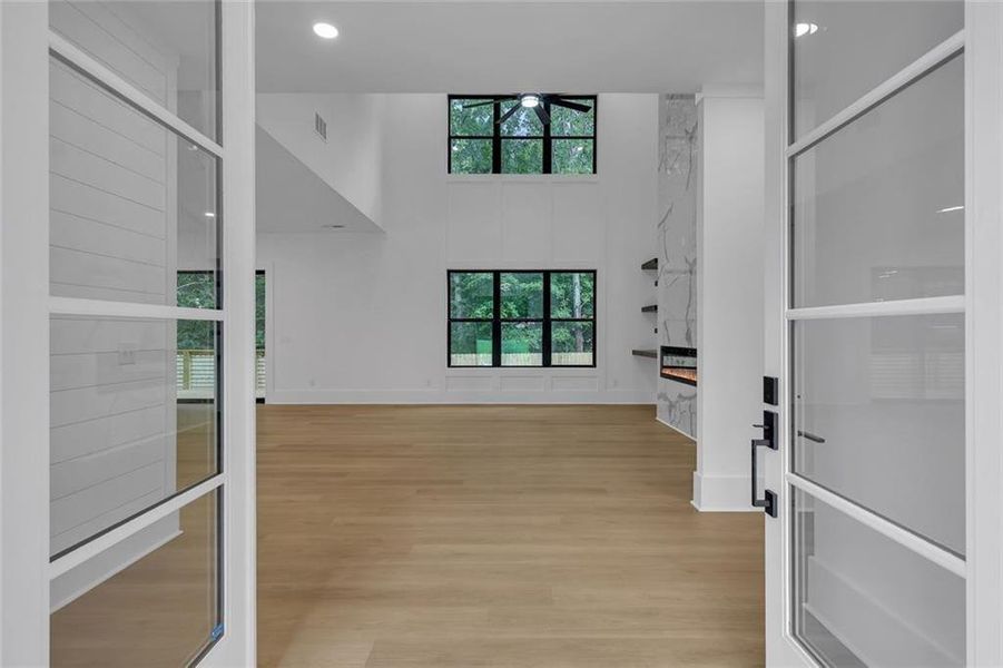 Spacious, unfurnished interior of a new home in , Snellville (Image 25). Spacious, unfurnished interior of a new home in , Snellville (Image 25).