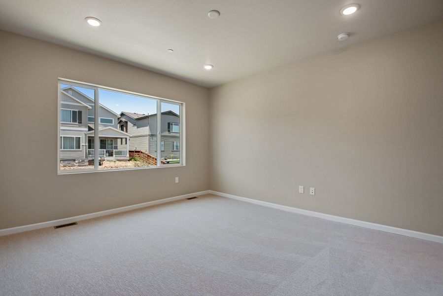 Spacious, unfurnished interior of a new home in Reunion, Commerce City (Image 16).
