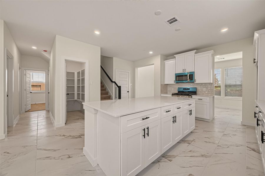 Furnished interior view inside a new home in Foxtail Palms, Manvel (Image 14). Furnished interior view inside a new home in Foxtail Palms, Manvel (Image 14).