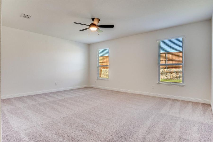 Spacious, unfurnished interior of a new home in Sierra Vista at Kelly Ranch, Aledo (Image 13).