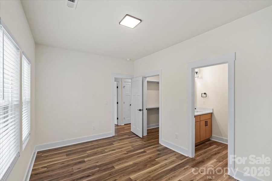 Spacious, unfurnished interior of a new home in , Concord (Image 17).