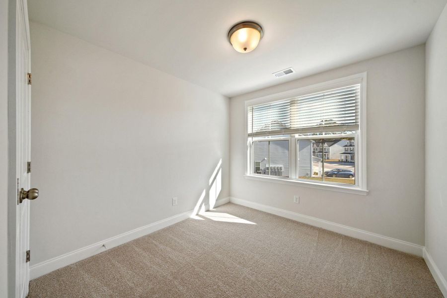 Spacious, unfurnished interior of a new home in Lakeview Commons, Goose Creek (Image 42).