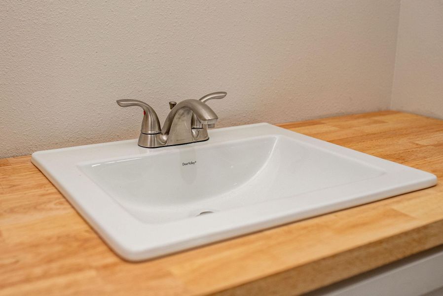 Close-up of interior finishes inside a home in , Port Lavaca (Image 22).