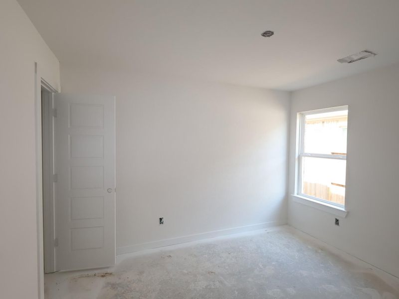 Spacious, unfurnished interior of a new home in Sorella, Tomball (Image 17). Spacious, unfurnished interior of a new home in Sorella, Tomball (Image 17).