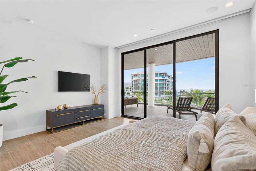 Furnished interior view inside a new home in , Longboat Key (Image 11).