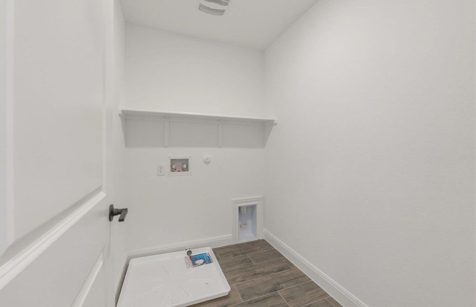 Spacious, unfurnished interior of a new home in Lagos, Manor (Image 22). Spacious, unfurnished interior of a new home in Lagos, Manor (Image 22).