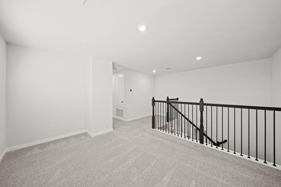 Spacious, unfurnished interior of a new home in Paloma at Sanford Farms, Waller (Image 18).