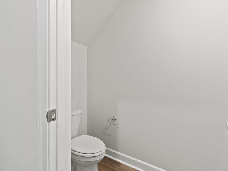 Spacious, unfurnished interior of a new home in Village at White Pine, Pendleton (Image 21).