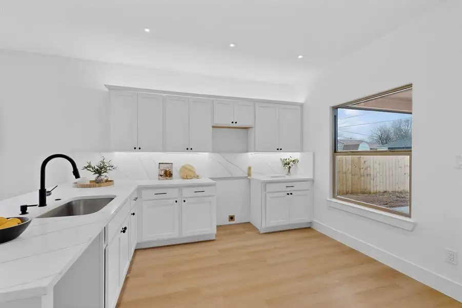 Furnished interior view inside a new home in , Dallas (Image 22).