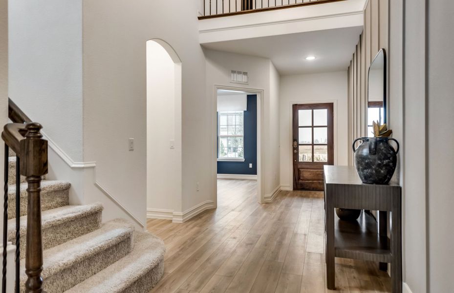 Representative furnished interior of a home built from the Wheeler by Pulte Homes in Wellington, Fort Worth (Image 28).