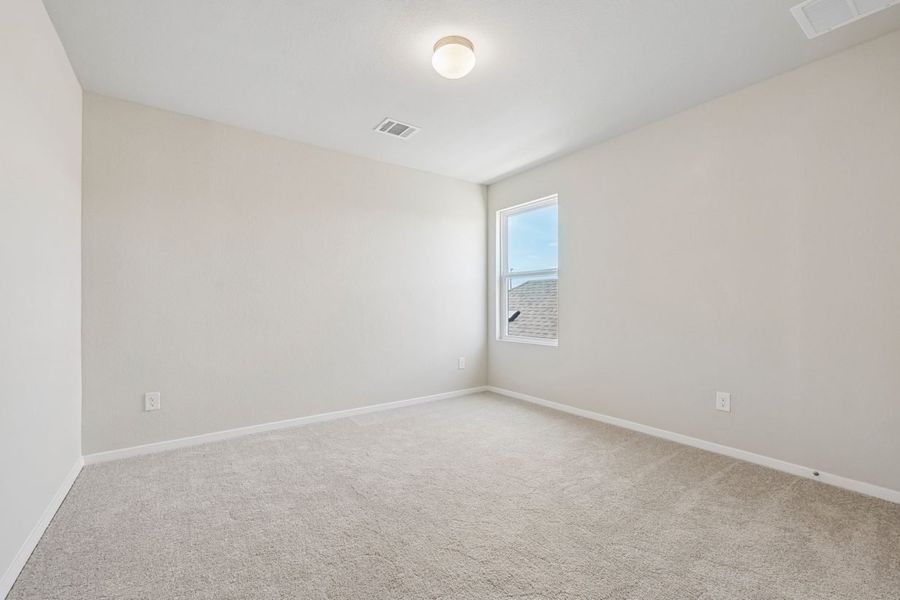 Spacious, unfurnished interior of a new home in Harvest Ridge, Elgin (Image 22).