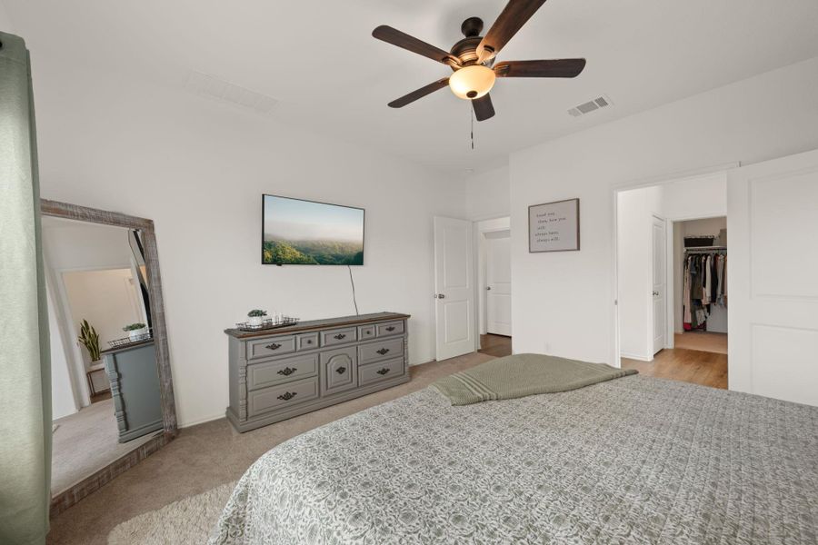 Furnished interior view inside a new home in Thunder Rock, Marble Falls (Image 9).