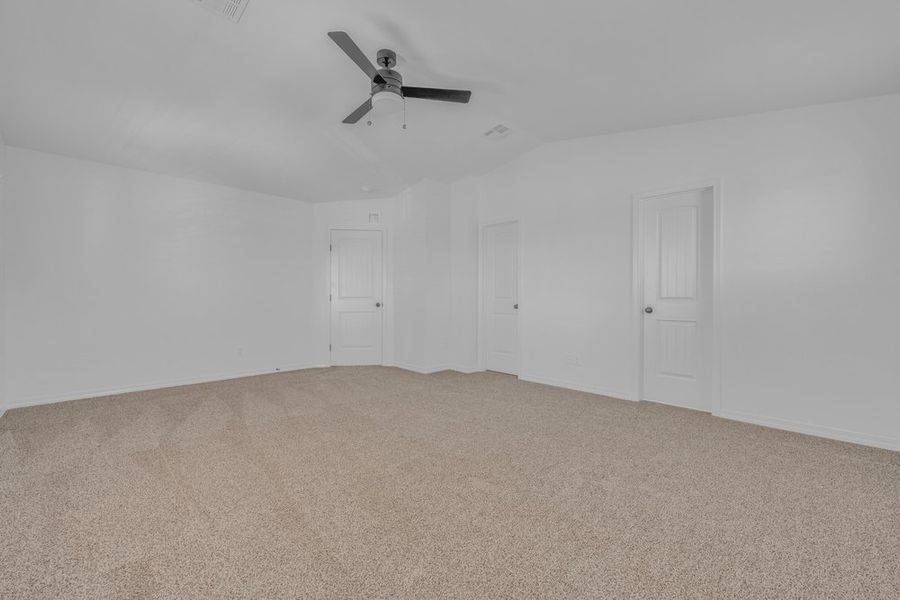 Representative unfurnished interior of a home built from the Bellagio 425SSC by Saratoga Homes in Paseo Del Este, El Paso (Image 37).
