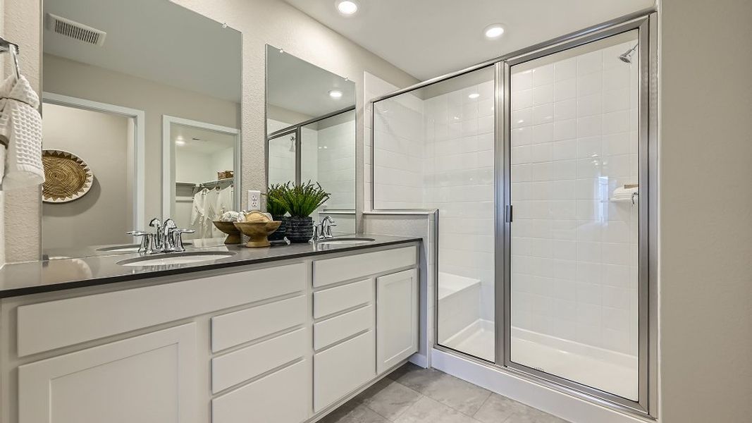 1803 Plateau Owners Bath F2