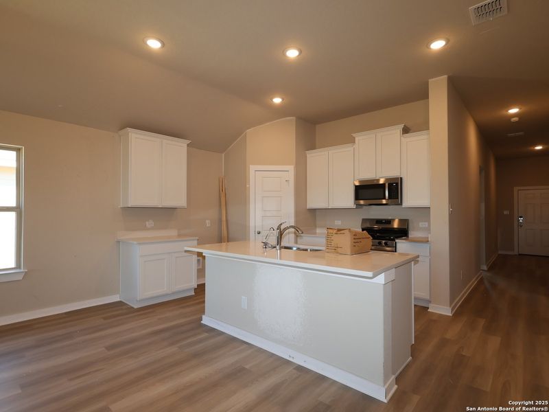 Furnished interior view inside a new home in Winding Brook, San Antonio (Image 7). Furnished interior view inside a new home in Winding Brook, San Antonio (Image 7).