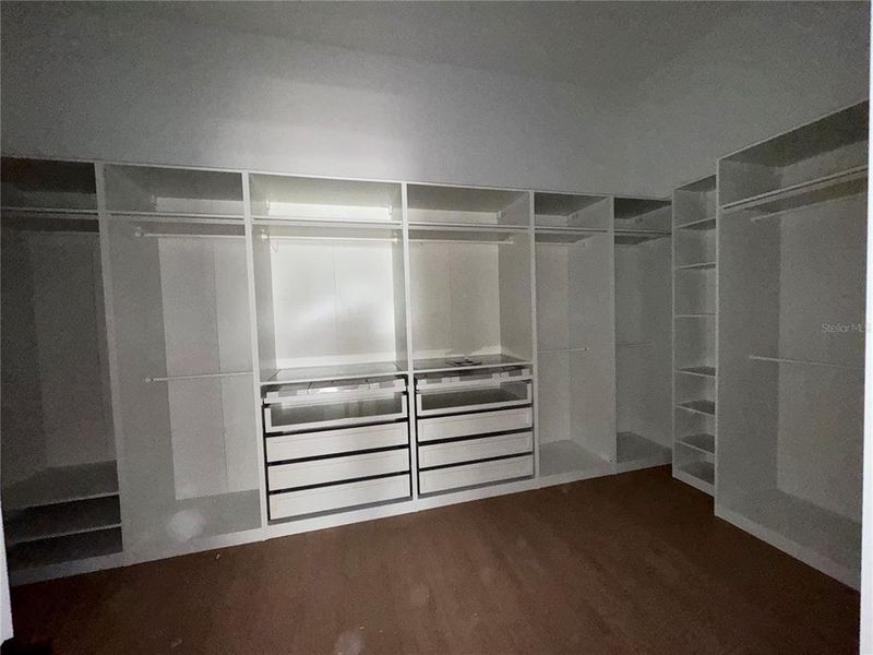 Spacious, unfurnished interior of a new home in , Spring Hill (Image 21).