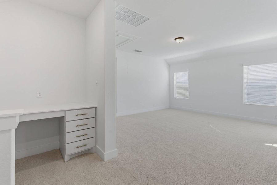 Spacious, unfurnished interior of a new home in Centero at Stone Oak, San Antonio (Image 28).