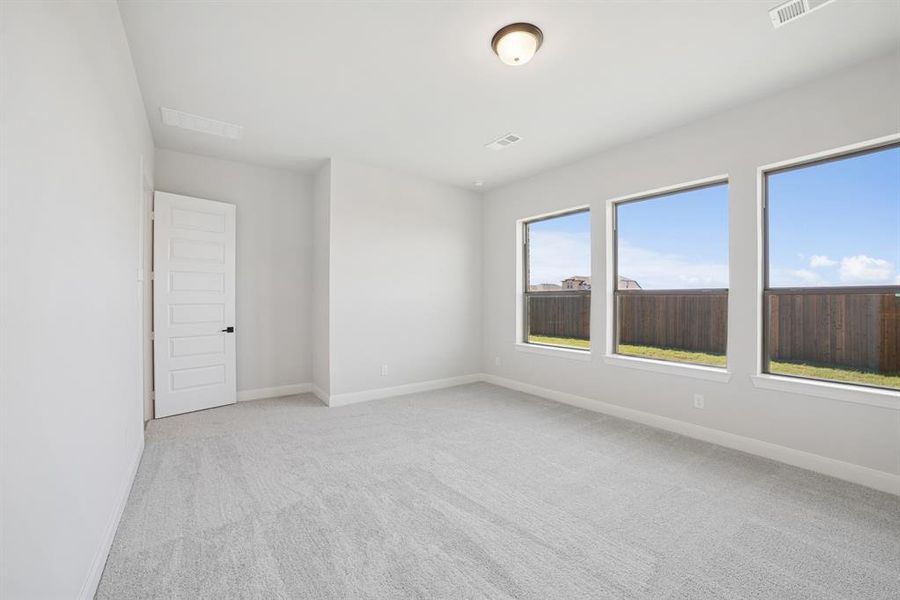 Spacious, unfurnished interior of a new home in Myrtle Creek, Waxahachie (Image 26). Spacious, unfurnished interior of a new home in Myrtle Creek, Waxahachie (Image 26).