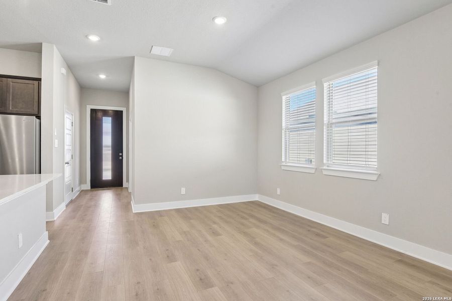 Spacious, unfurnished interior of a new home in Royal Crest, San Antonio (Image 31).