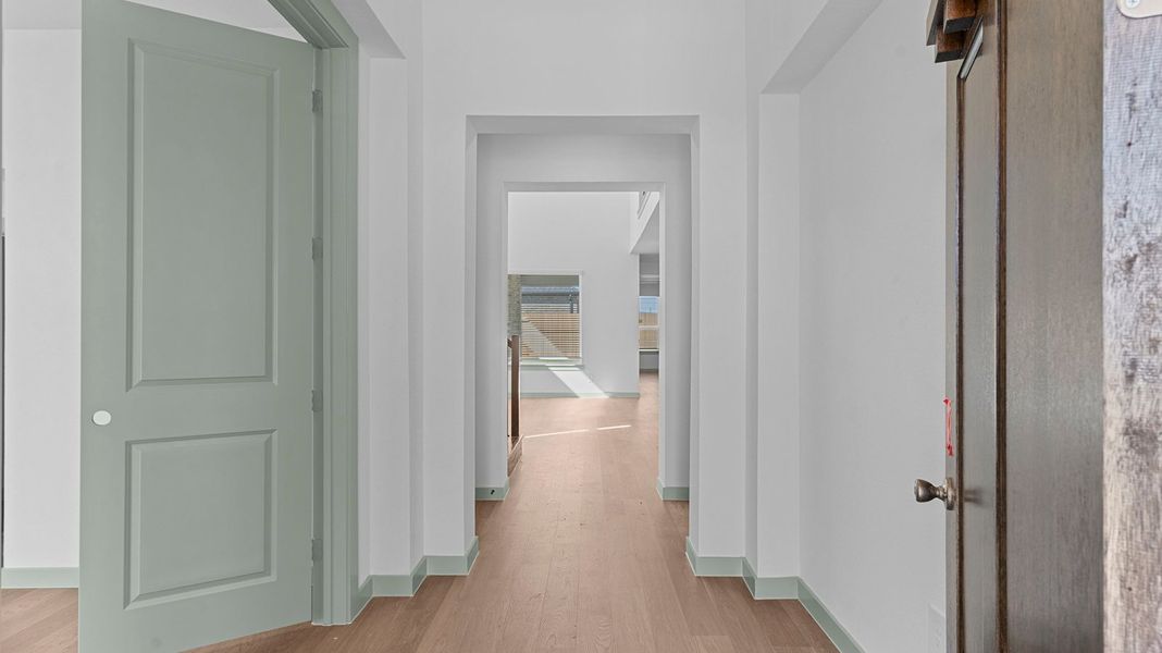 Spacious, unfurnished interior of a new home in Westland Ranch 50' Homesites, League City (Image 9).