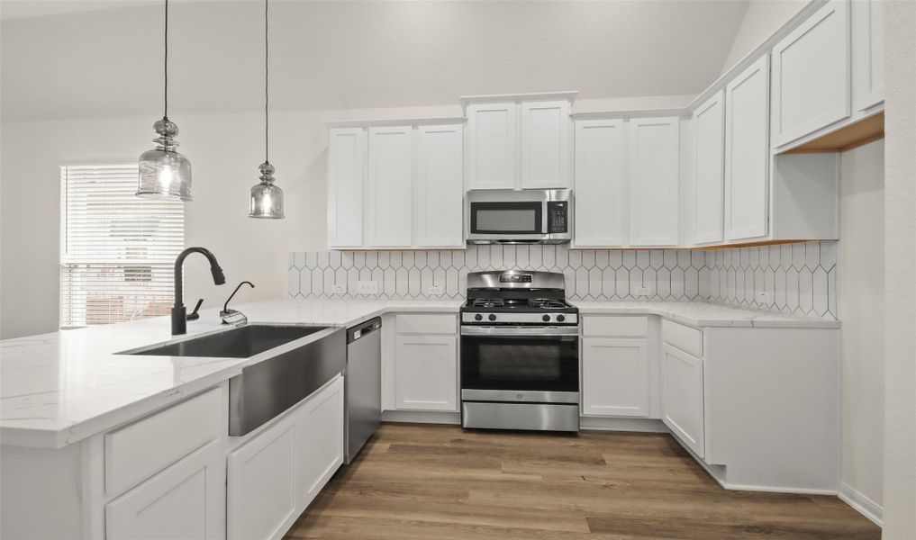 Plenty of cabinets and counter space (*Photo not of actual home and used for illustration purposes only.) Plenty of cabinets and counter space (*Photo not of actual home and used for illustration purposes only.)