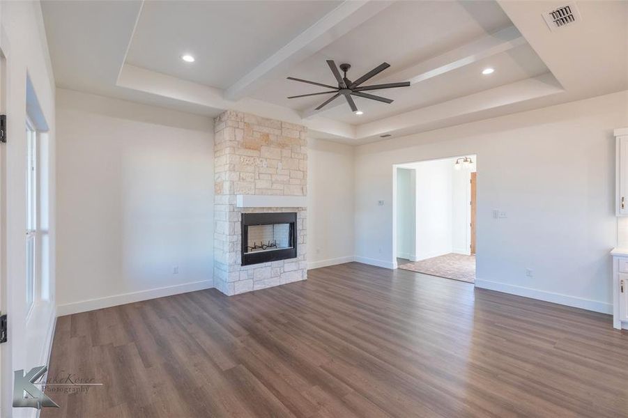 Spacious, unfurnished interior of a new home in , Abilene (Image 15).
