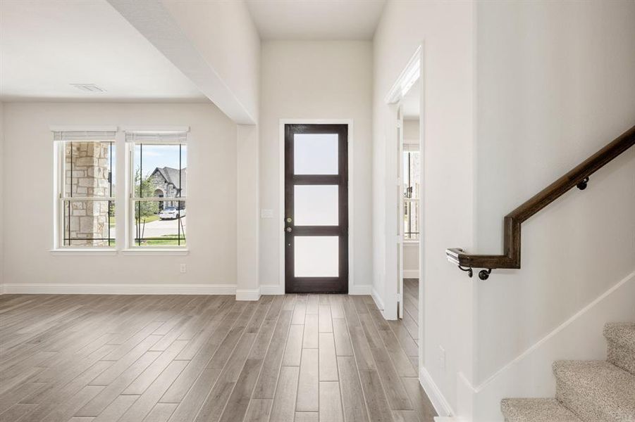 Spacious, unfurnished interior of a new home in Sunrise at Garden Valley 60-79, Waxahachie (Image 32). Spacious, unfurnished interior of a new home in Sunrise at Garden Valley 60-79, Waxahachie (Image 32).