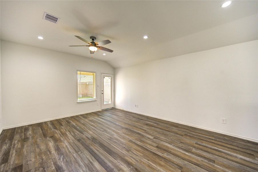 Spacious, unfurnished interior of a new home in Breckenridge Forest, Spring (Image 22).