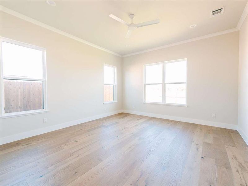 Spacious, unfurnished interior of a new home in , Aledo (Image 18).