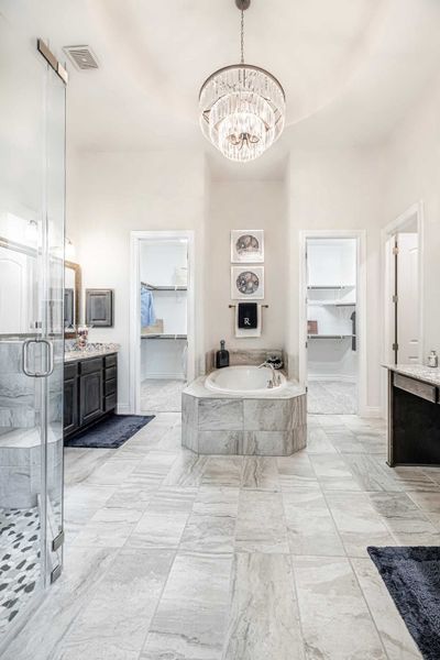 Representative furnished interior of a home built from the 4290 by Ravenna Homes in Artavia 70′, Conroe (Image 27). Representative furnished interior of a home built from the 4290 by Ravenna Homes in Artavia 70′, Conroe (Image 27).