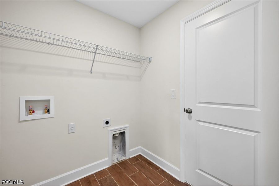 Spacious, unfurnished interior of a new home in Cape Coral, Cape Coral (Image 27). Spacious, unfurnished interior of a new home in Cape Coral, Cape Coral (Image 27).