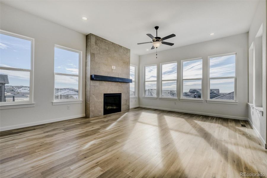 Spacious, unfurnished interior of a new home in Sterling Ranch Homestead, Colorado Springs (Image 21).