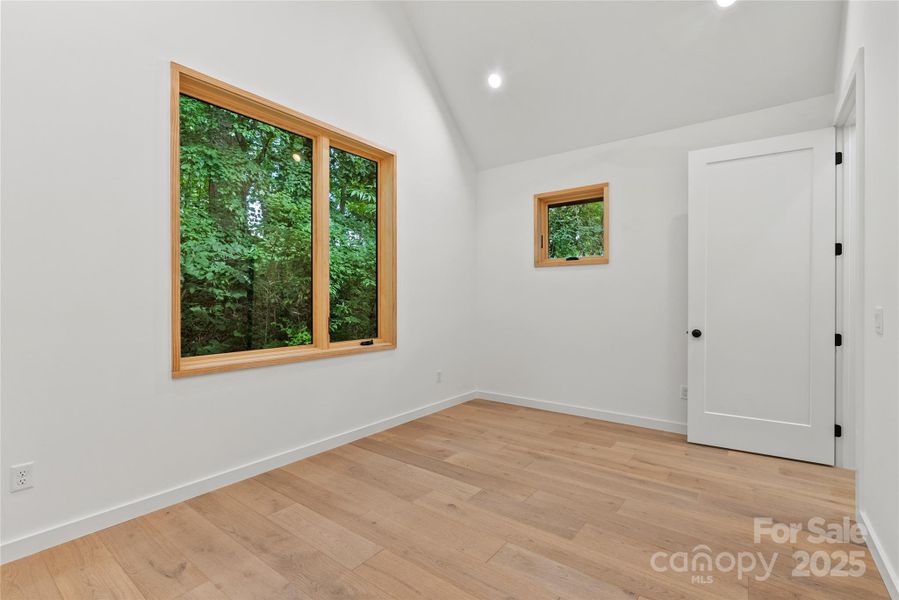 Spacious, unfurnished interior of a new home in , Asheville (Image 38).