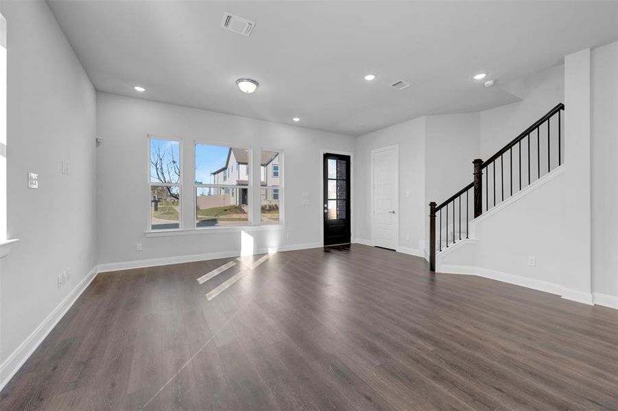 Spacious, unfurnished interior of a new home in Painted Tree Woodland West – Cottages, McKinney (Image 18).