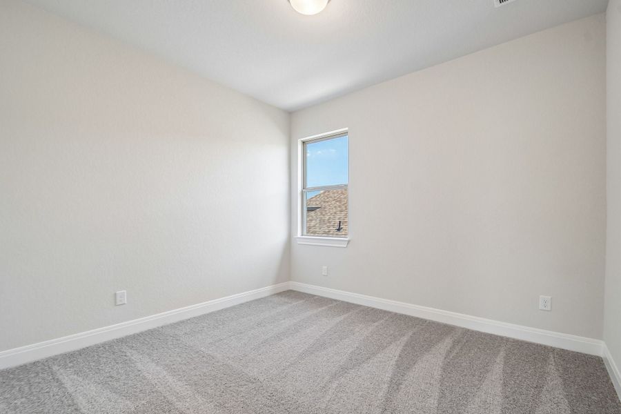 Spacious, unfurnished interior of a new home in 6 Creeks, Kyle (Image 30).