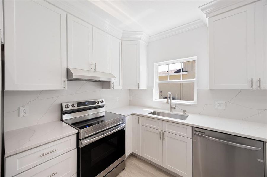 Furnished interior view inside a new home in , Plant City (Image 8).