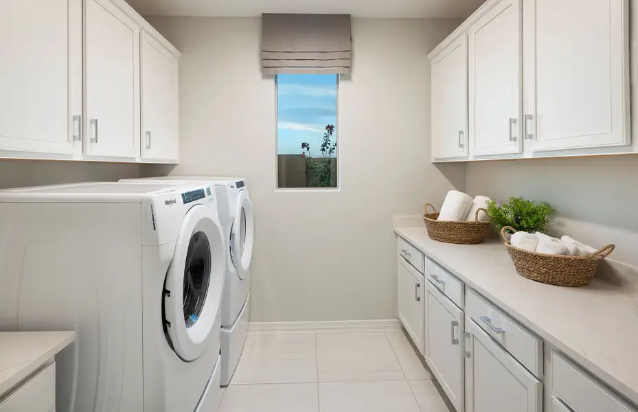 Furnished interior view inside a new home in Aloravita, Peoria (Image 13).