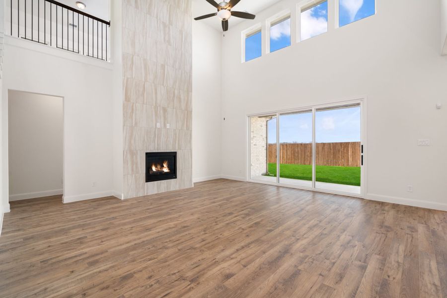 Spacious, unfurnished interior of a new home in Lake Breeze, Lavon (Image 26).