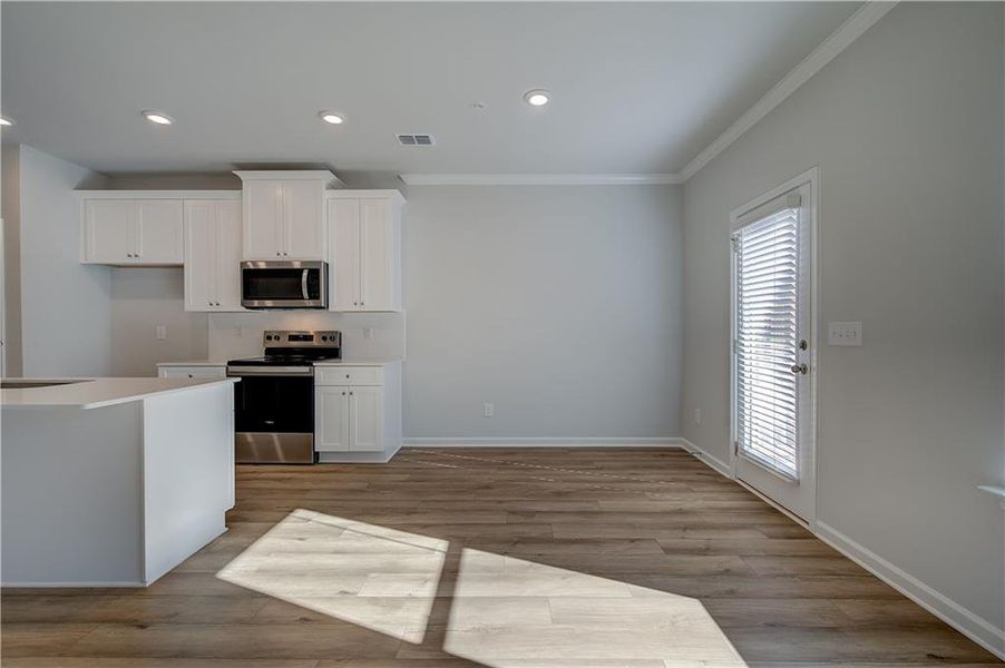 Spacious, unfurnished interior of a new home in Auburn Ridge, Riverdale (Image 11). Spacious, unfurnished interior of a new home in Auburn Ridge, Riverdale (Image 11).