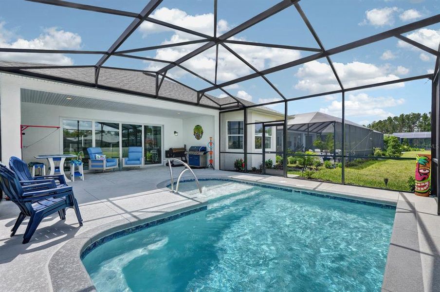 Exterior details and patio area of a home in , Daytona Beach (Image 38).