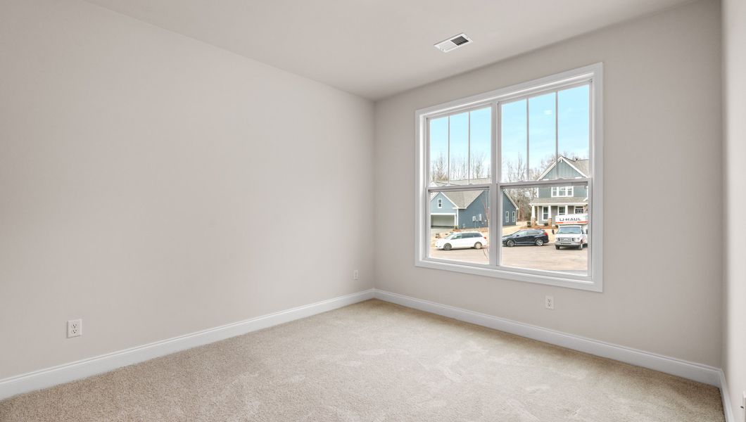 Spacious, unfurnished interior of a new home in Campbell Ridge, Piedmont (Image 25).
