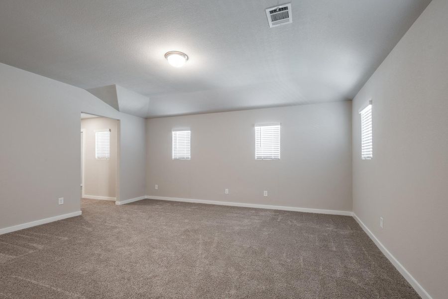 Spacious, unfurnished interior of a new home in Heights of Barbers Hill, Baytown (Image 22).
