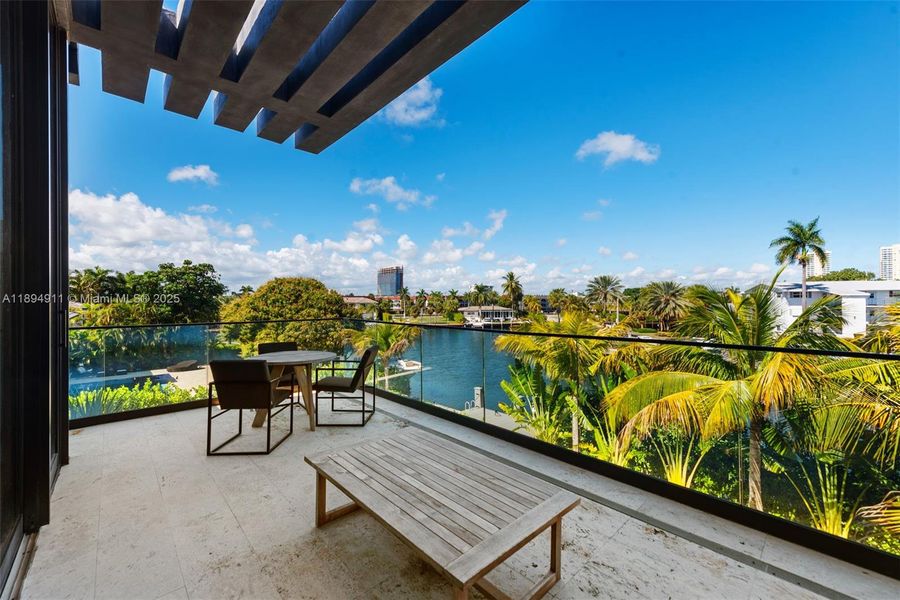 Image 72 of a home in .