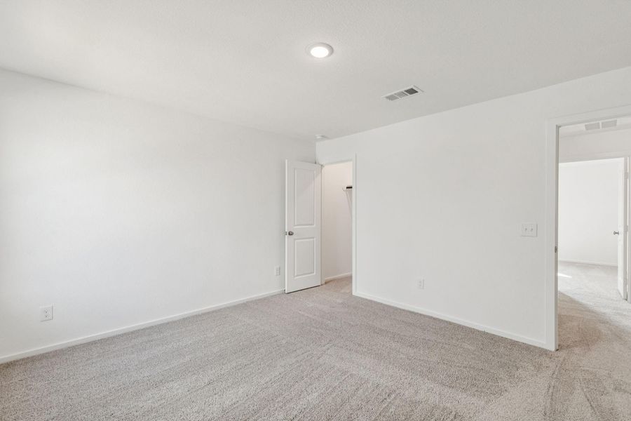 Spacious, unfurnished interior of a new home in River Ranch, Dayton (Image 29).