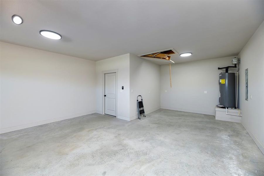 Spacious, unfurnished interior of a new home in , Emory (Image 25).